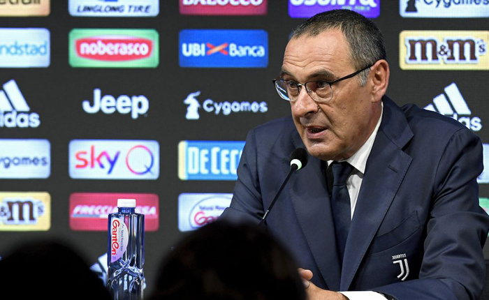 Sarri tiết lộ sự thật bất ngờ về thói quen hút thuốc