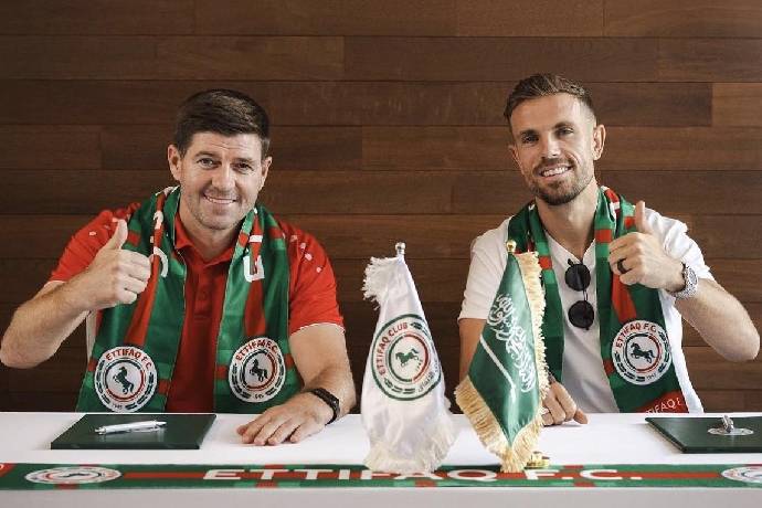 Henderson bị cựu sao EPL v&agrave; hội CĐV Liverpool chỉ tr&iacute;ch v&igrave; thiếu t&ocirc;n trọng