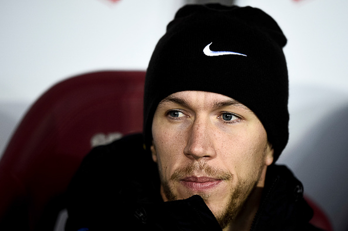 Arsenal đón Perisic, giữ chân Oezil