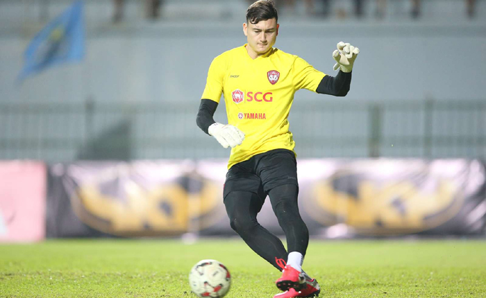 Vì sao Đặng Văn Lâm không được bắt chính cho Muangthong United?