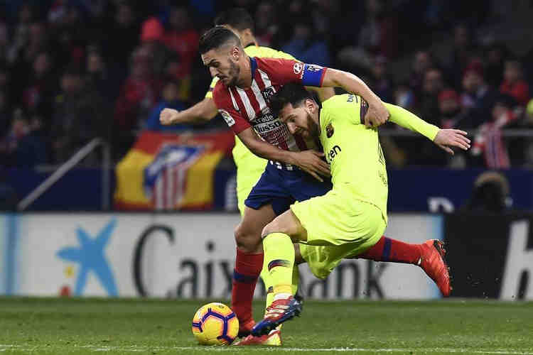 Atletico Madrid vs Barcelona (3h 2/12): Nỗi lo sân khách