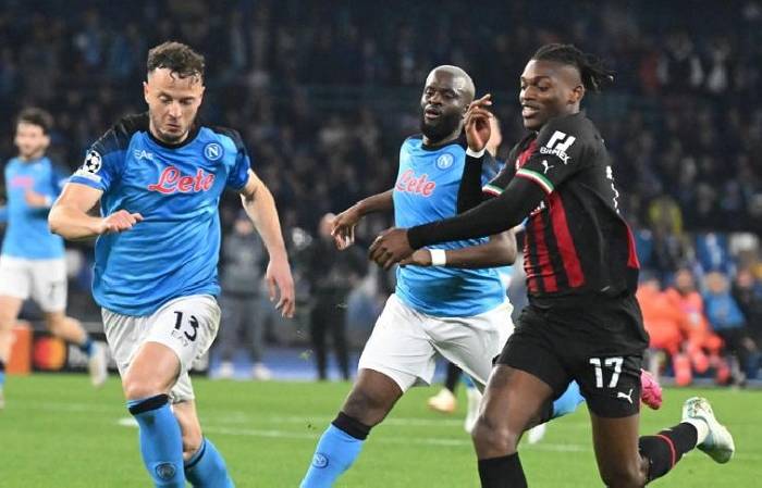 Soi kèo góc Napoli vs AC Milan, 1h45 ngày 31/3