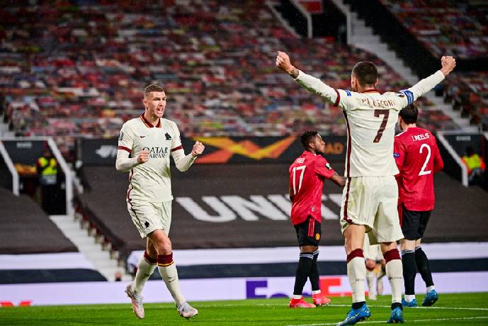 Dzeko lập cột mốc ghi bàn vô tiền khoáng hậu tại Old Trafford