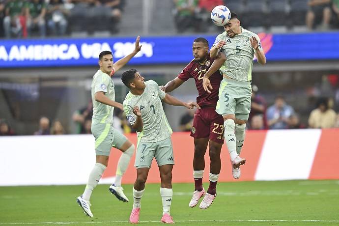 Soi kèo phạt góc Jamaica vs Venezuela, 7h00 ngày 1/7