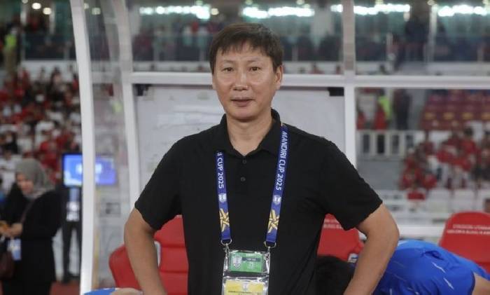 HLV Kim Sang Sik bị báo Indonesia tố ‘phi thể thao’