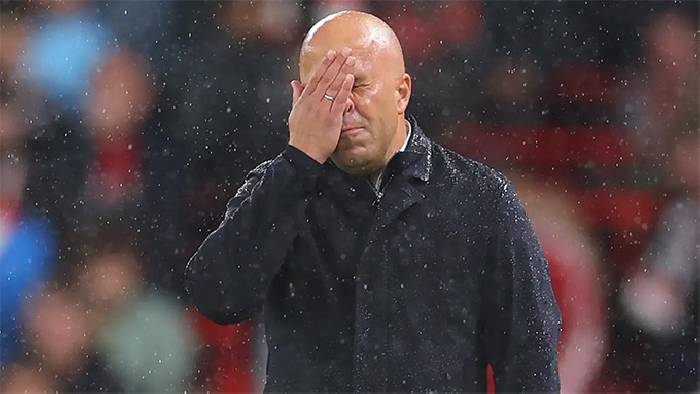 Fabrizio Romano tiết lộ tương lai của HLV Arne Slot khi Liverpool thua liểng xiểng