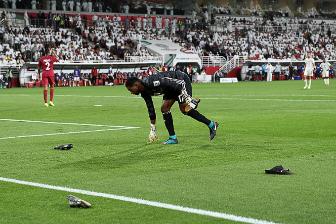 AFC điều tra hành vi phi thể thao của UAE trong trận gặp Qatar