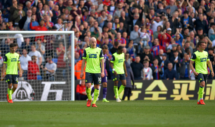 Ngoại hạng Anh 2018/19 xác định được đội đầu tiên xuống hạng