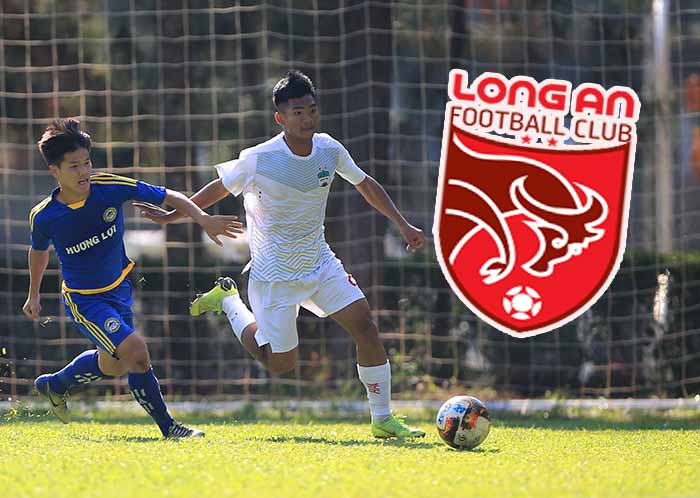 Bầu Đức cho mượn 'hậu vệ xuất sắc hơn Văn Thanh'