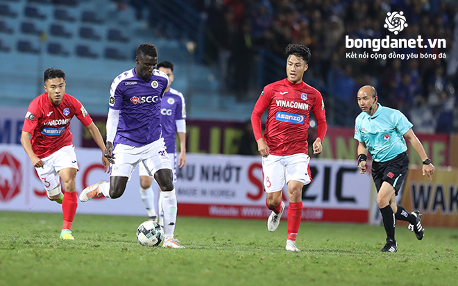 Mạc Hồng Quân không áp lực khi thầy Park ngồi trên khán đài