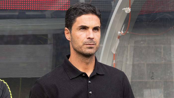 'Cố tỏ ra thông minh, Arteta đang tự làm khó mình vì cậu ta'