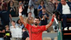 Chung kết Champions League khiến trận đấu của Djokovic bị gián đoạn