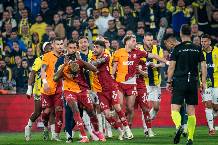 Soi kèo góc Fenerbahce vs Galatasaray, 00h00 ngày 2/12