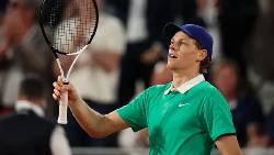 Sinner thắng đậm Rublev, vào tứ kết Roland Garros 2025