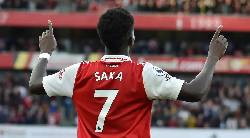 Huyền thoại Arsenal hứng mưa gạch đá vì đi 'khuyên đểu' Saka