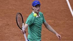 Sinner giải mã ‘ngựa ô’ Bublik, vào bán kết Roland Garros 2025