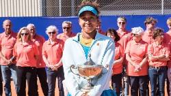 Naomi Osaka giành danh hiệu đầu tiên sau 4 năm, trở lại top 50 WTA