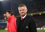 HLV Solskjaer muốn các cầu thủ MU được trọng tài bảo vệ