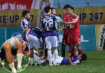 HLV Hà Nội FC bức xúc vì Quế Ngọc Hải thoát thẻ đỏ ở trận derby