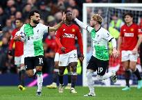 Bị MU cầm hòa, Liverpool mất ngôi đầu bảng vào tay Arsenal