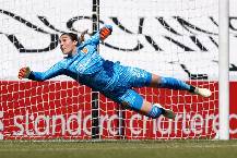 Nóng! M.U sắp để mất thủ môn số 1 thế giới vào tay Pháo thủ