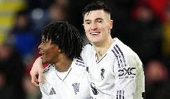 CĐV MU oán trách HLV Amorim vì kìm hãm Sesko