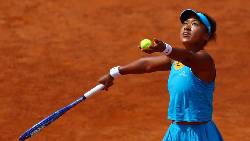 Badosa bỏ cuộc, Naomi Osaka ngược dòng vào vòng 3 Rome Masters 2025