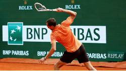 Medvedev đập nát vợt khi thua trắng 0-6, 0-6 ở vòng 2 Monte Carlo Masters