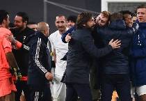 Pirlo hả hê, Conte nguy cơ nhận án phạt nặng sau đại chiến