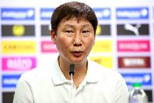 HLV Kim Sang Sik xin lỗi người hâm mộ Việt Nam sau trận thua Malaysia