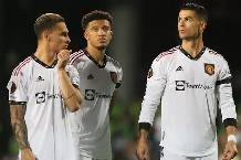 Bị Arsenal huỷ hợp đồng, bom xịt vẫn cho 100 củ của M.U “hít khói”