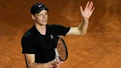 Đối thủ chấn thương, Sinner dễ dàng vào vòng 4 Rome Masters 2025