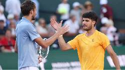 Alcaraz thua sốc Medvedev ở bán kết Indian Wells Masters