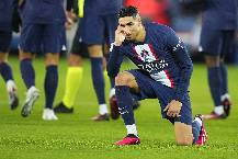 Hakimi nhận rổ gạch đá sau nước đi cao tay vụ ly hôn