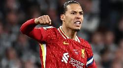 Van Dijk ký hợp đồng mới, nhận lương kỷ lục ở Liverpool
