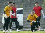 Đặng Văn Lâm bất ngờ tập luyện cùng thủ môn số 1 ĐT Thái Lan