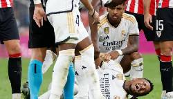 Thay thế Militao, Real chiêu mộ 'siêu trung vệ' 65 củ của Man City