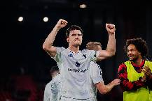 Harry Maguire sắm vai người hùng, MU xuất sắc hạ gục Liverpool