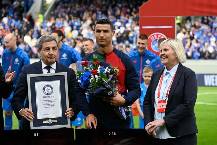 Ronaldo thiết lập thêm một kỷ lục Guiness mới