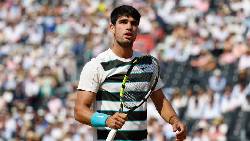 Alcaraz giành vé vào bán kết Queen's Club 2025