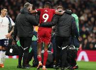 Ghi bàn cho Liverpool, Isak ngay lập tức chấn thương