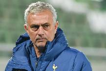 Mourinho làm gì trong những giờ cuối cùng còn đương chức ở Tottenham