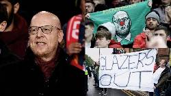 Nhà Glazers lên phường uống 'nước chè' vì vụ đổi chủ Man United