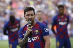 Messi kêu gọi đồng đội giảm lương để giúp Barcelona vượt qua đại dịch