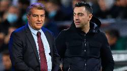 Xavi và BLĐ Barca rạn nứt nghiêm trọng vì “số 7 người Bồ”