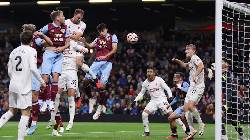 Fan M.U: 'VAR tính bàn cho City, còn M.U ở pha tương tự có cái nịt'