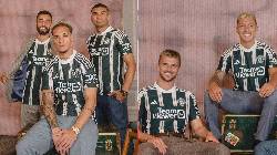 CĐV Man United: 'Nó xấu phát điên, họ đang nghĩ cái quái gì vậy'