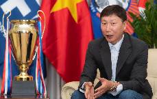 HLV Kim Sang Sik cam kết gắn bó lâu dài với bóng đá Việt Nam