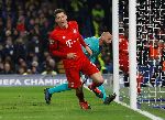 Lập một loạt kỷ lục, Lewandowski vẫn kém xa Ronaldo ở Champions League