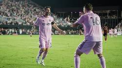 'Tôi chưa từng nghĩ đá bóng dễ như đi dạo, cho tới khi gặp Messi'